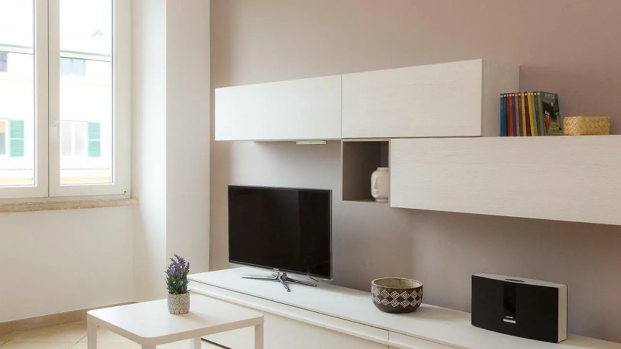 Apartamento Rental In Rome Taurasia Italia